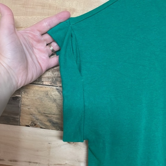 Zenana Outfitters size 2X Green Short Sleeve Tie Front Lightweight Blouse - Picture 4 of 8